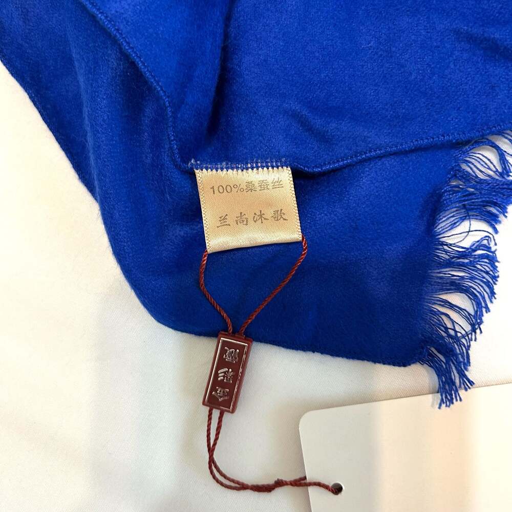 100% Mulberry Silk Scarf Royal Blue Hand Embroidered Floral Chinese Xiang Xiu - Picture 3 of 7